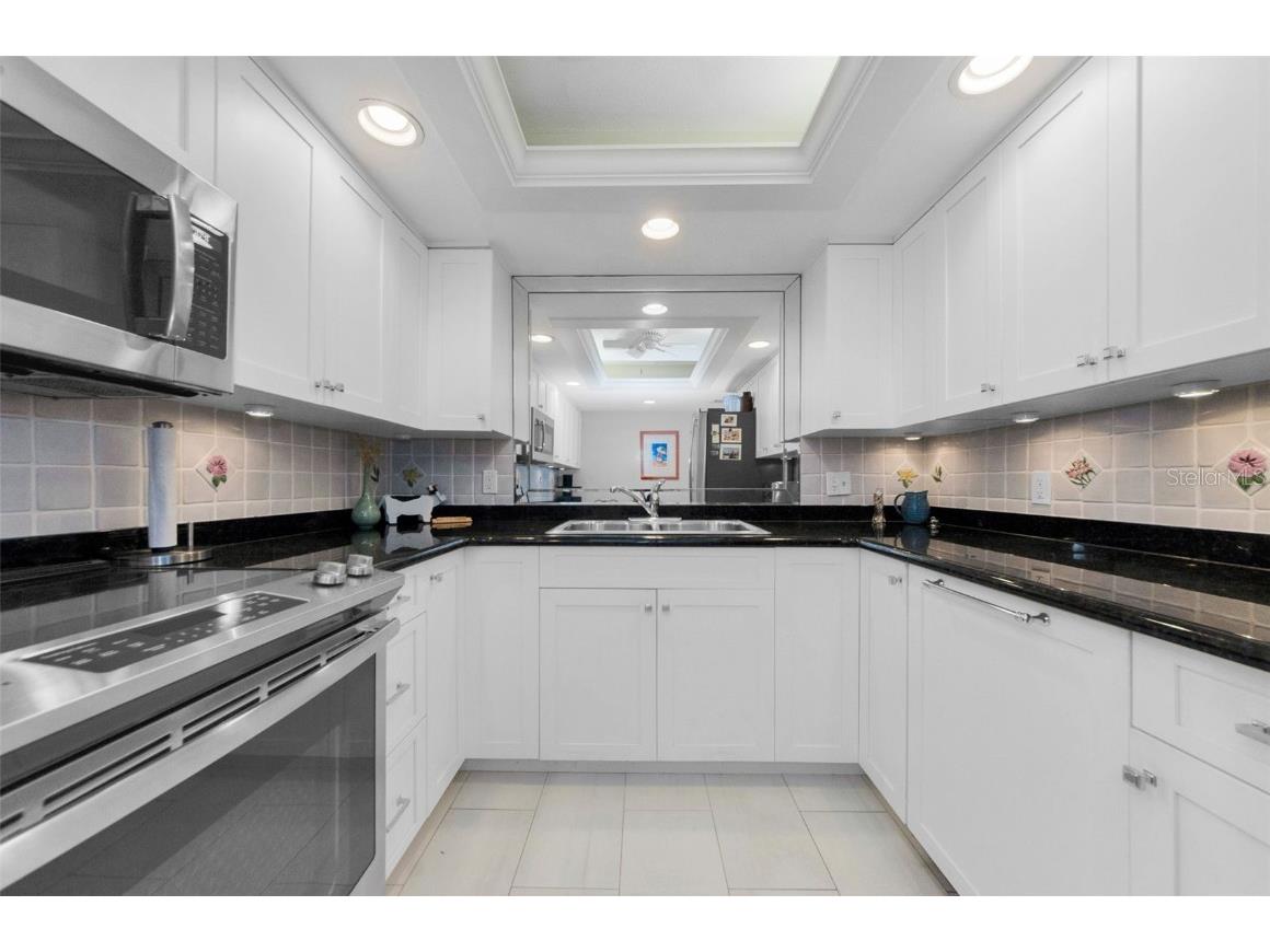 220 Belleview Boulevard #305 Belleair FL 33756 - INTERCOASTAL GULF LAKE HAROL TB8439750 image1