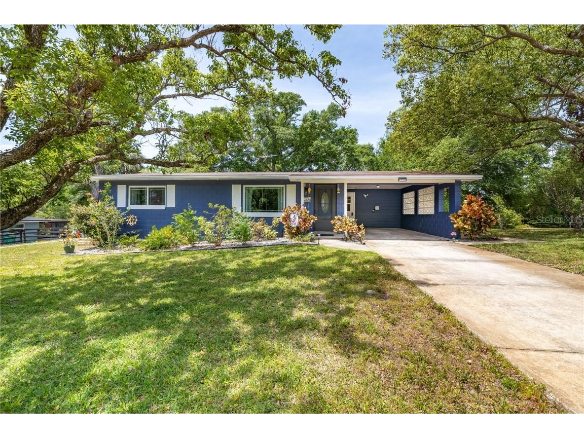 220 Buena Vista Street Debary FL 32713 V4942208 image1