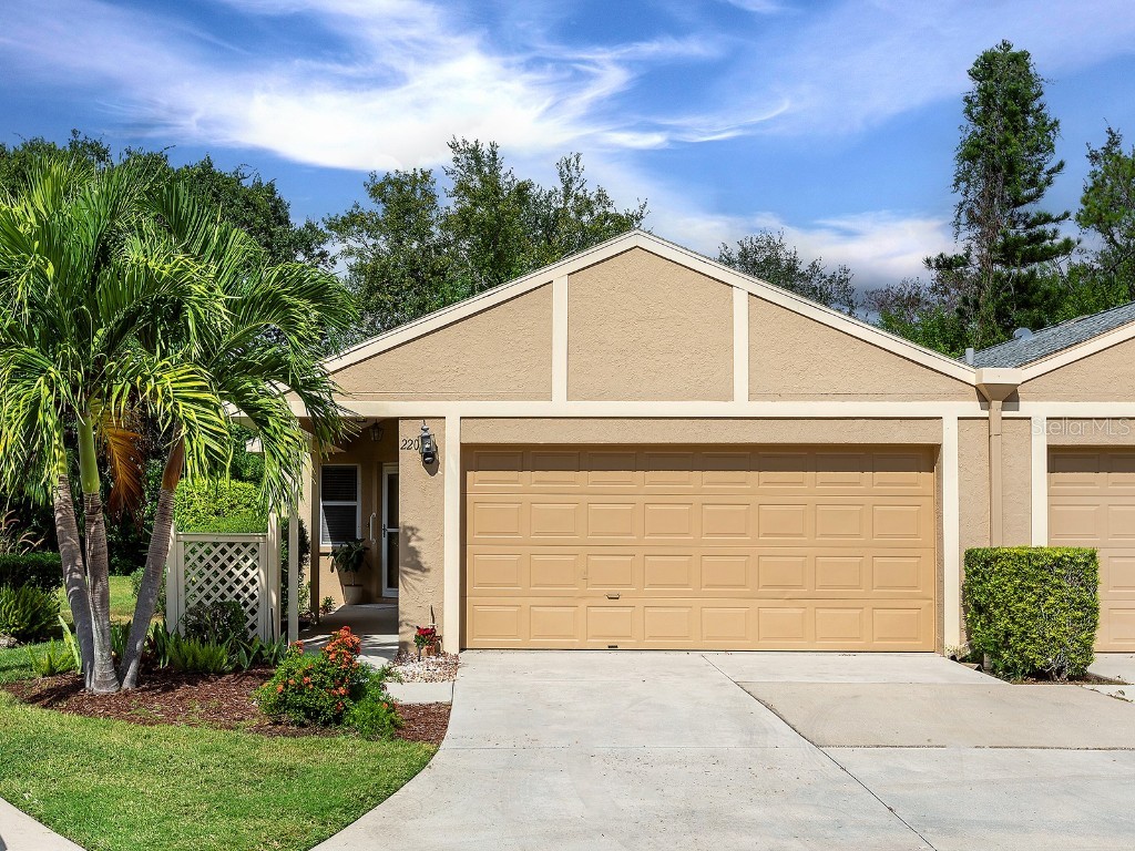 220 Chartley Court N Sarasota FL 34232 A4672308 image1