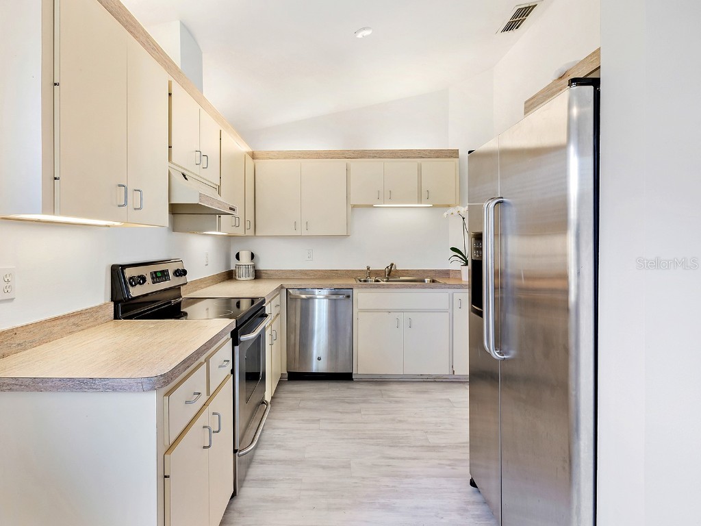 220 Chartley Court N Sarasota FL 34232 A4672308 image6