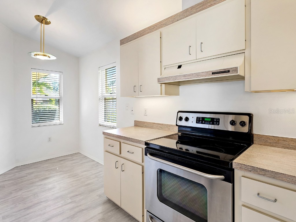 220 Chartley Court N Sarasota FL 34232 A4672308 image7