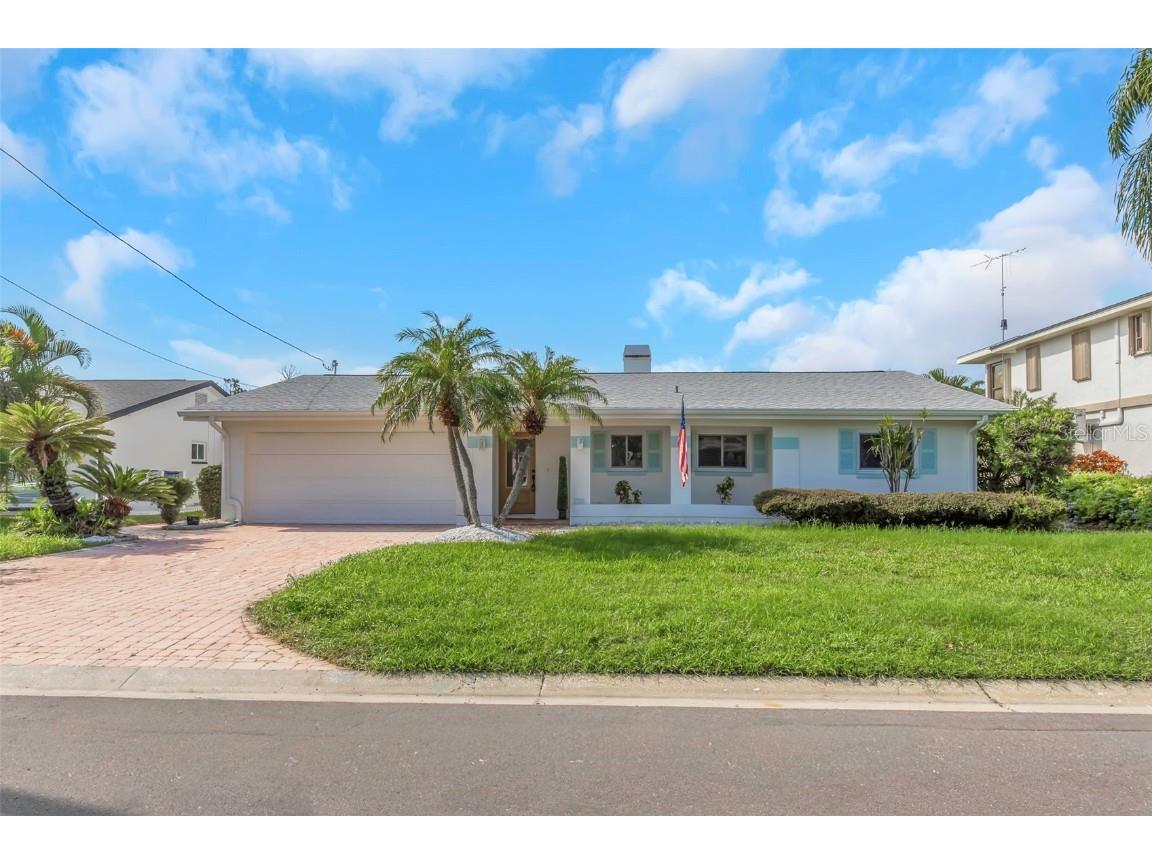 220 Driftwood Drive S Palm Harbor FL 34683 W7878564 image1