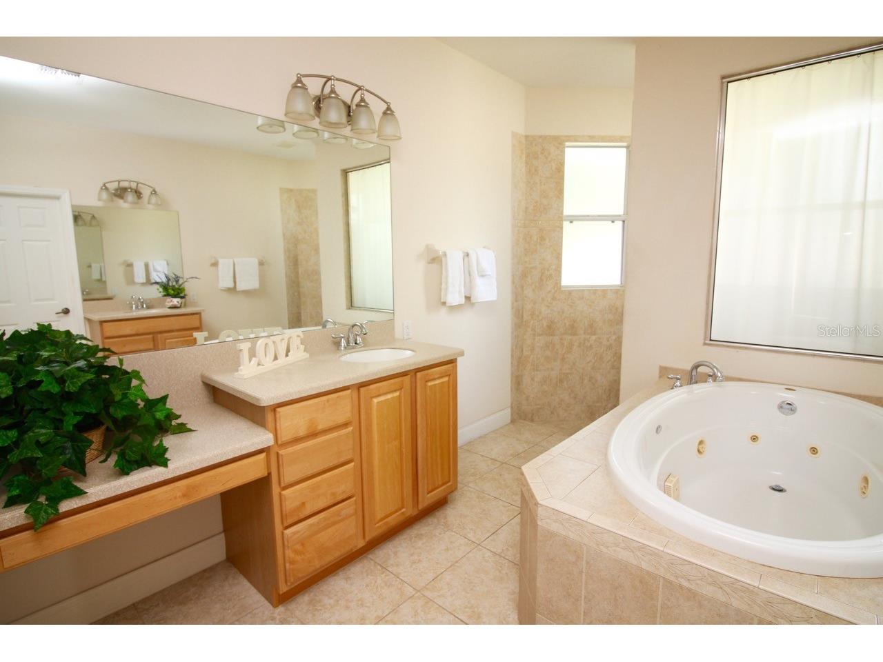 220 Hartridge Hills Dr Winter Haven FL 33881 P4939062 image32