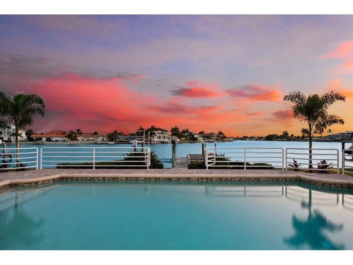 220 Howard Drive Belleair Beach FL 33786 U8216339 image1