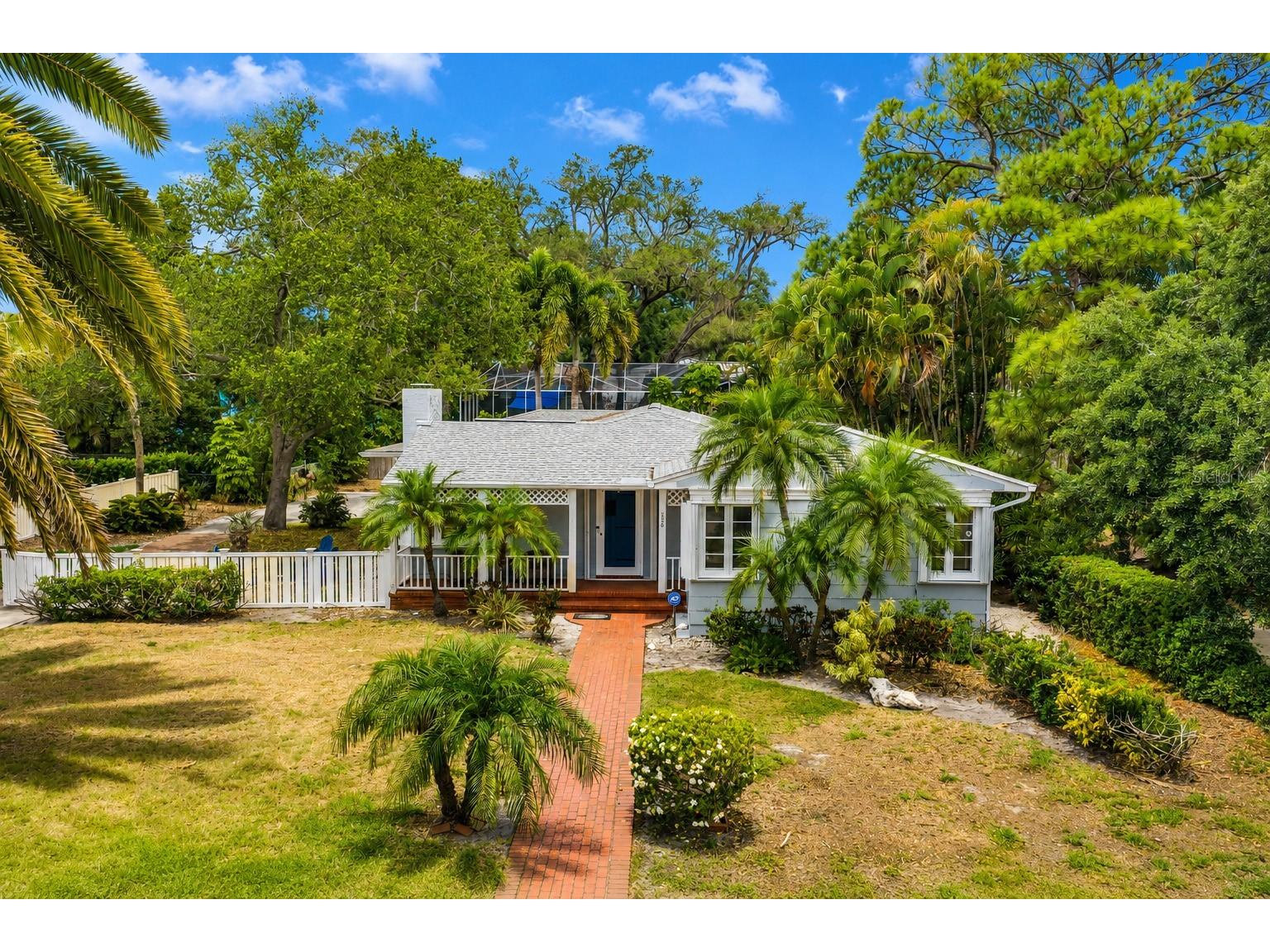 220 Lyndhurst Street Dunedin FL 34698 - ST. JOSEPHS SOUND TB8510442 image1