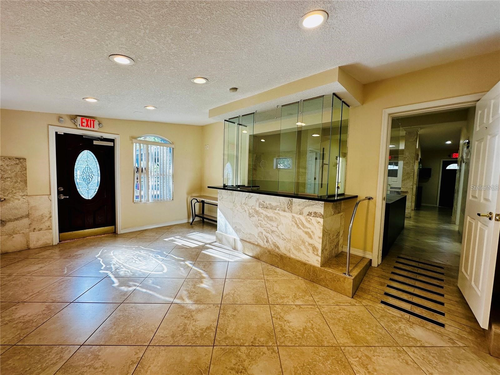 220 N Tuttle Avenue Sarasota FL 34237 A4633993 image3