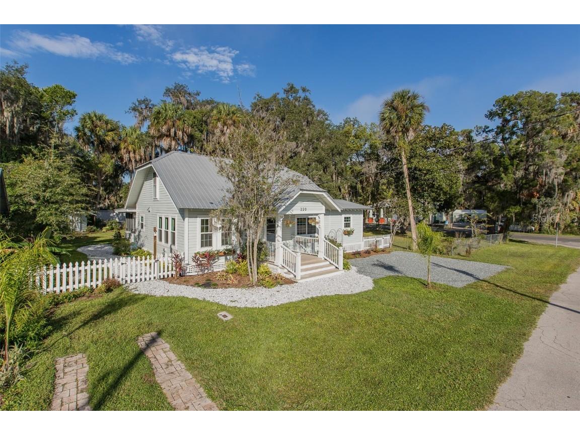 220 NE 2nd Avenue Crystal River FL 34429 T3486041 image1
