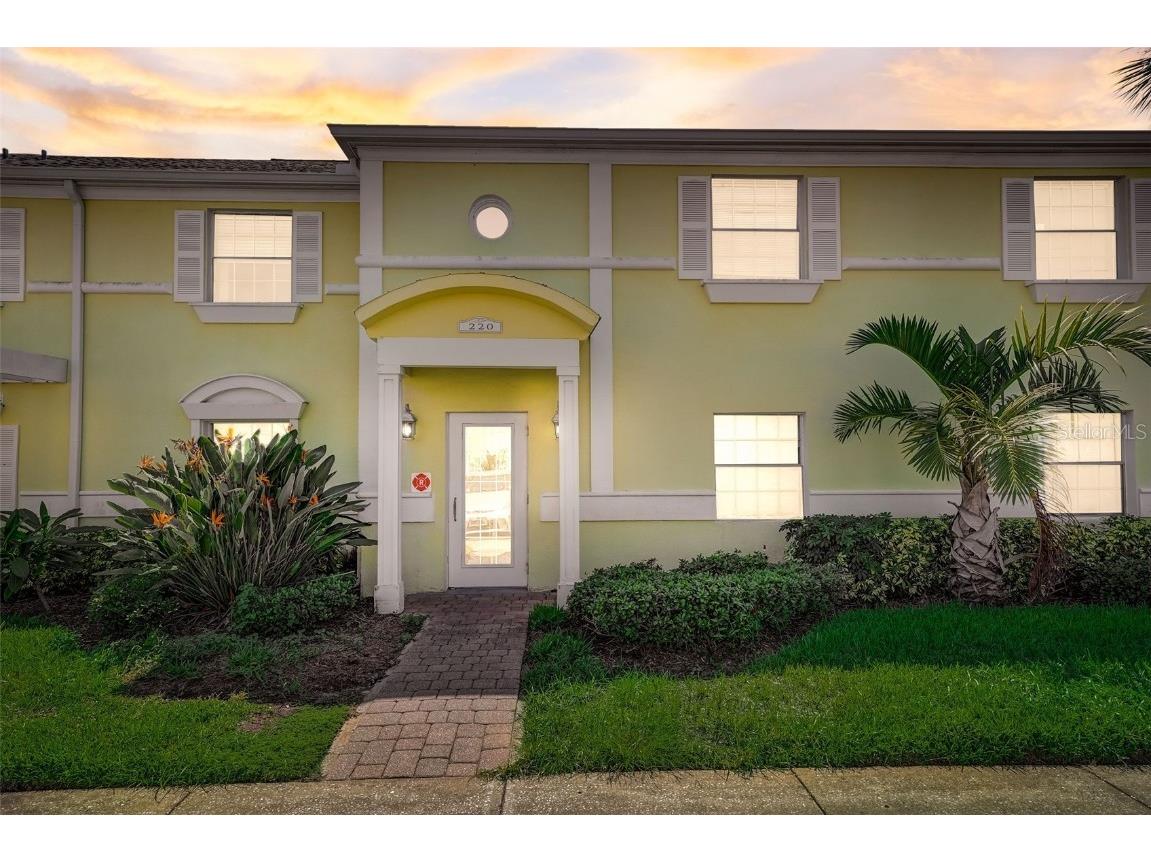 220 Pompano Drive SE #B Saint Petersburg FL 33705 U8215298 image1