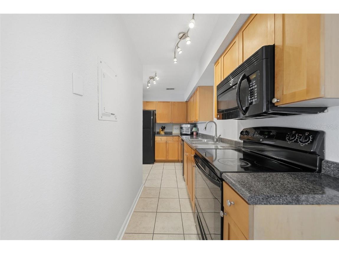 220 Pompano Drive SE #D Saint Petersburg FL 33705 TB8449461 image10