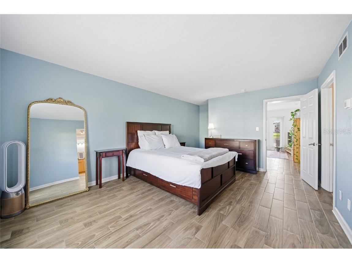 220 Pompano Drive SE #D Saint Petersburg FL 33705 TB8449461 image13