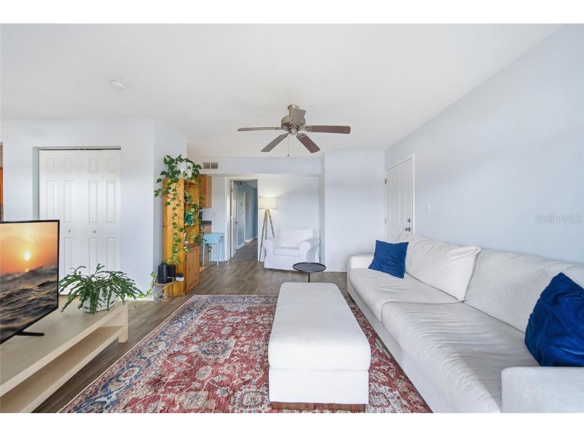 220 Pompano Drive SE #D Saint Petersburg FL 33705 TB8449461 image5