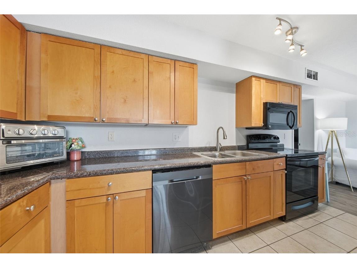 220 Pompano Drive SE #D Saint Petersburg FL 33705 TB8449461 image8