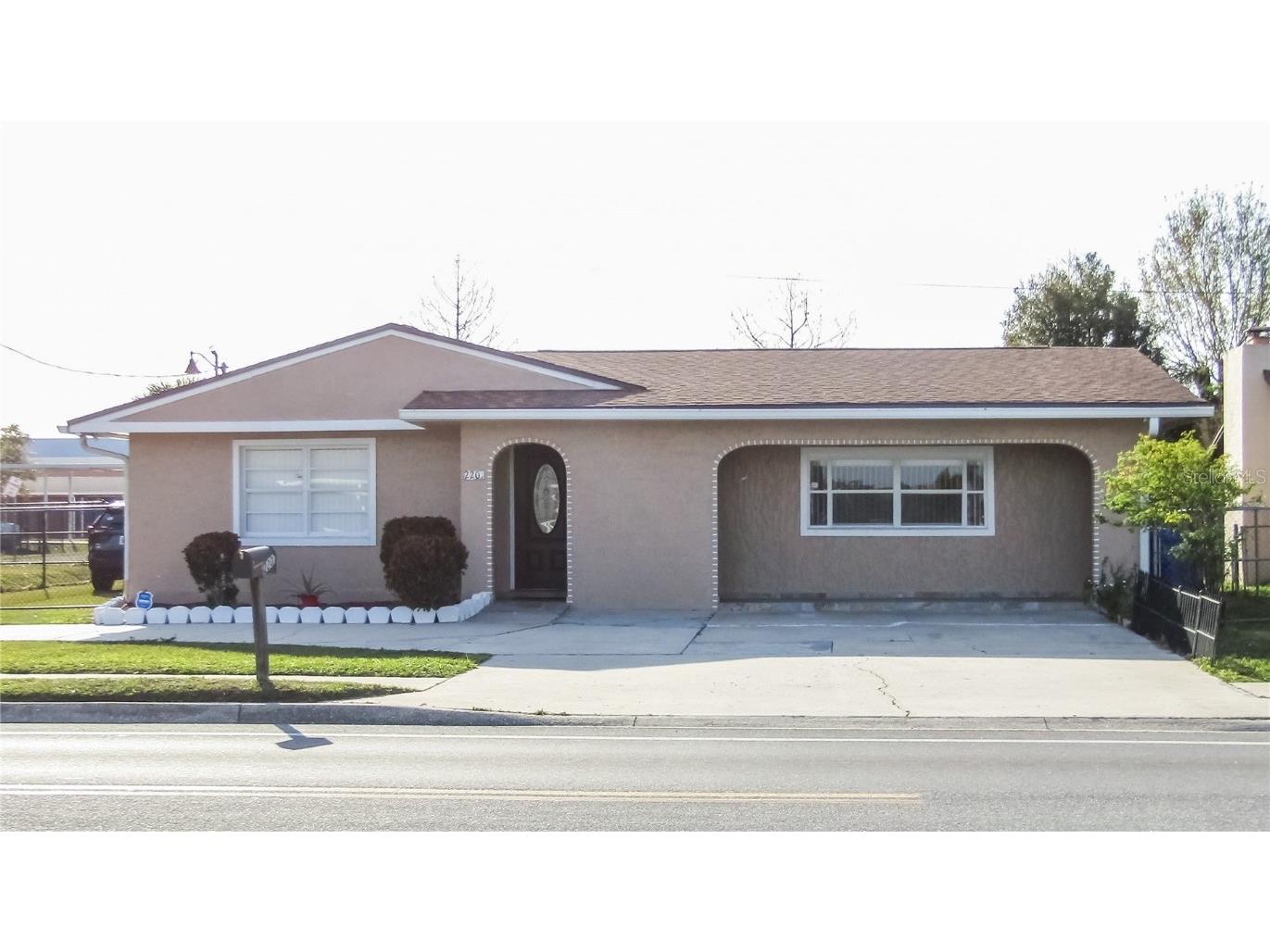 220 S Thacker Avenue Kissimmee FL 34741 S5100266 image1