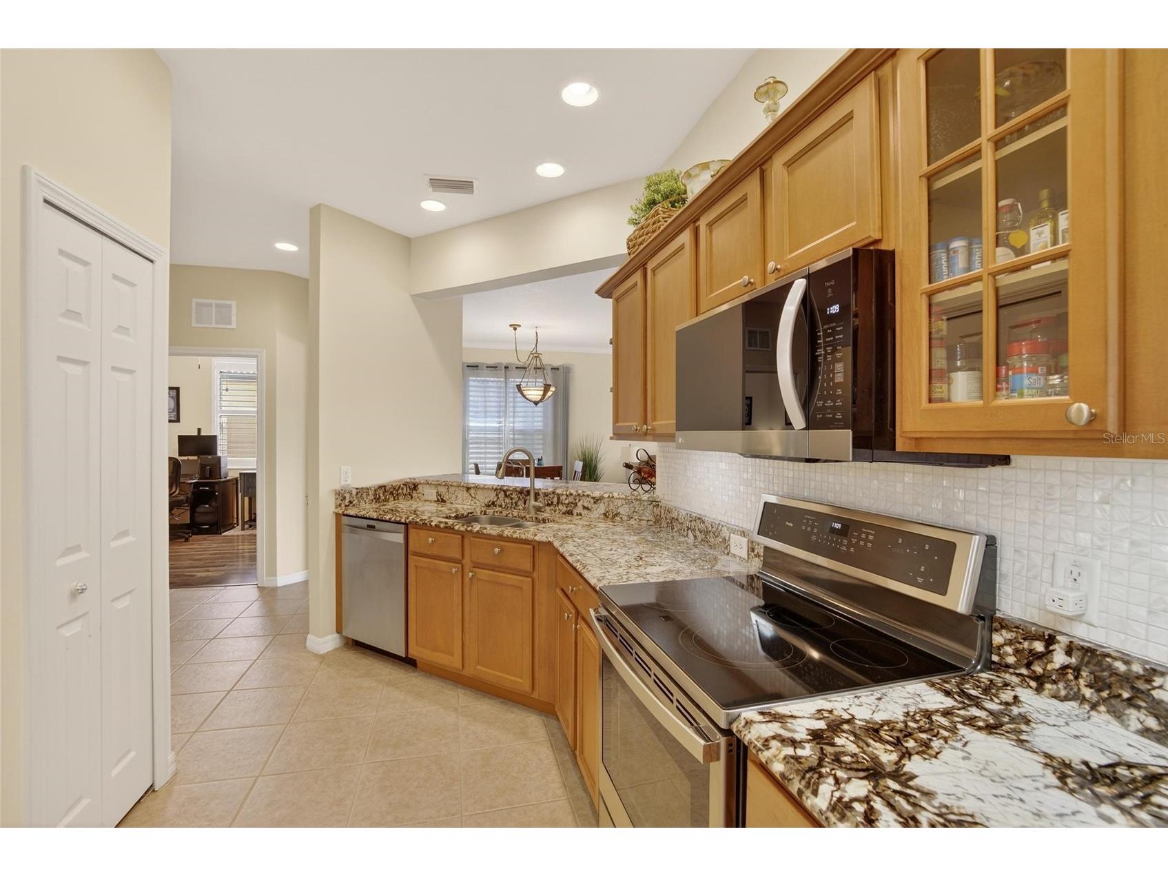 220 Shell Falls Drive Apollo Beach FL 33572 TB8470363 image12