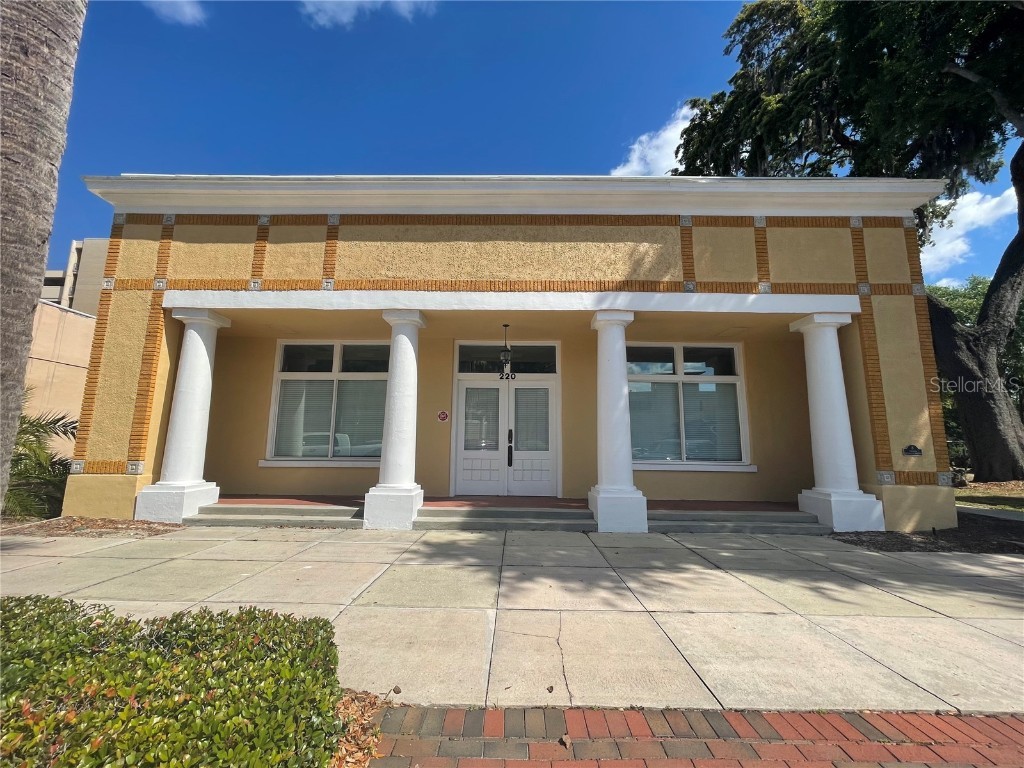 220 W Main Street Tavares FL 32778 G5095905 image1