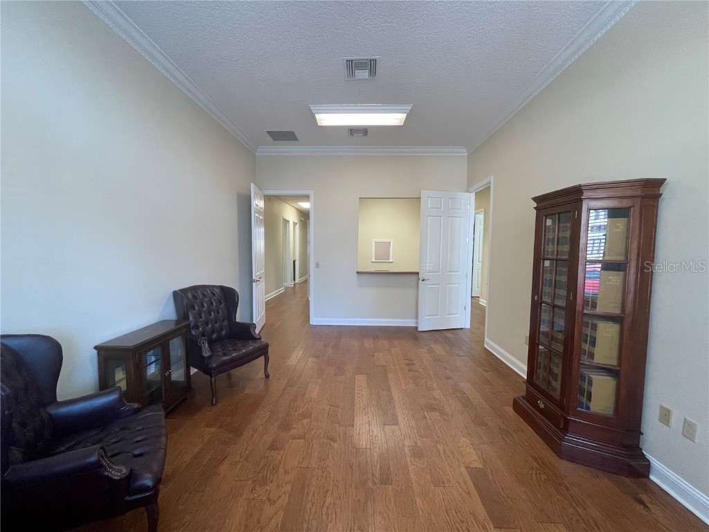 220 W Main Street Tavares FL 32778 G5095905 image3