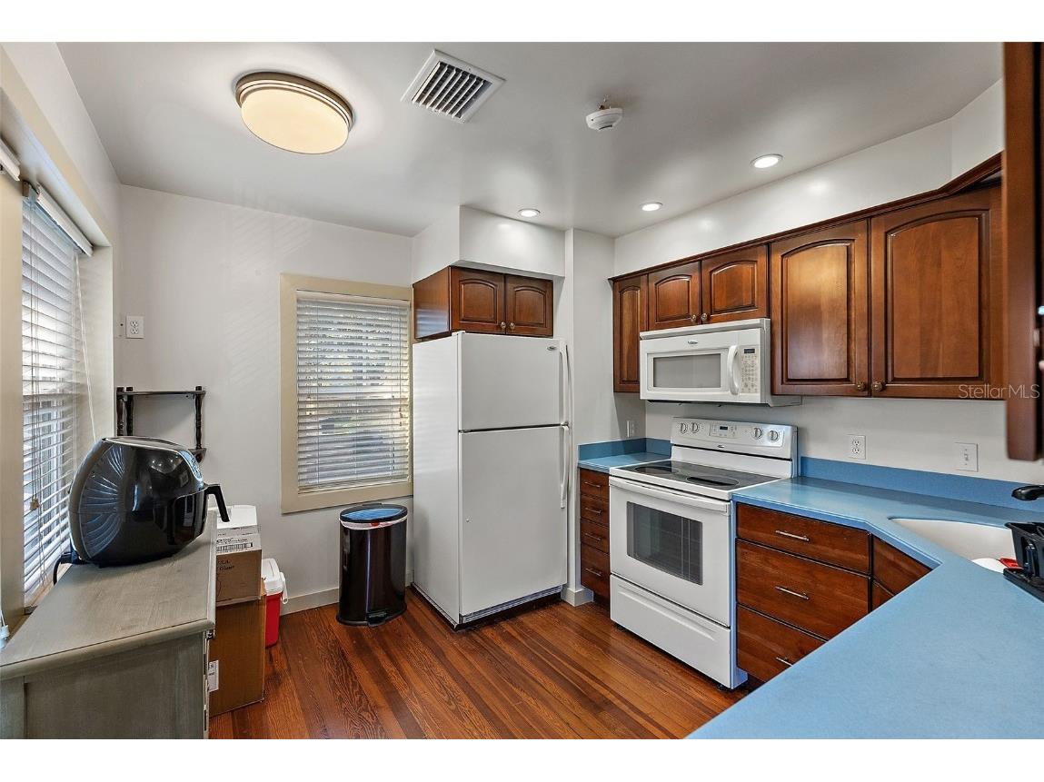 2200 22nd Avenue S Saint Petersburg FL 33712 TB8344307 image7