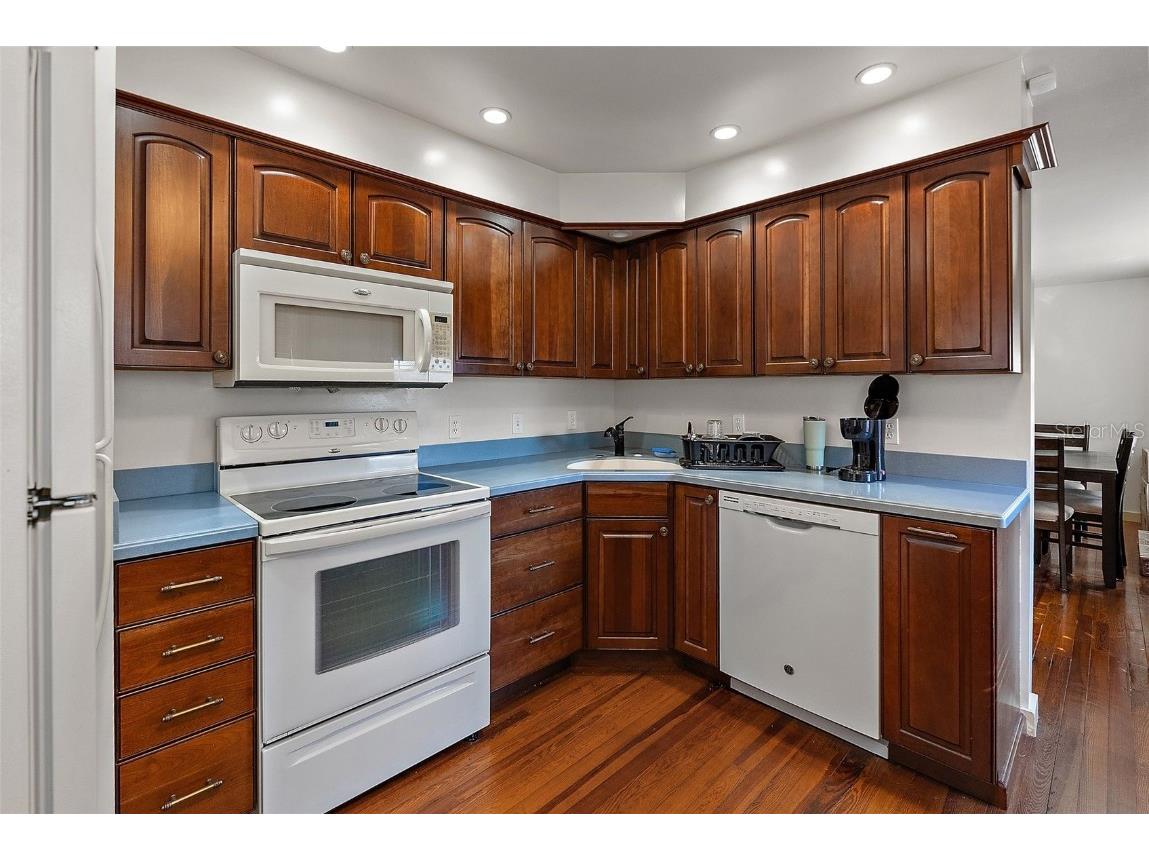 2200 22nd Avenue S Saint Petersburg FL 33712 TB8344307 image8