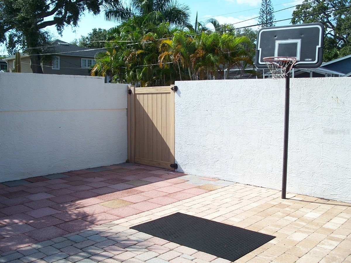 2200 2nd Street N Saint Petersburg FL 33704 TB8471387 image37