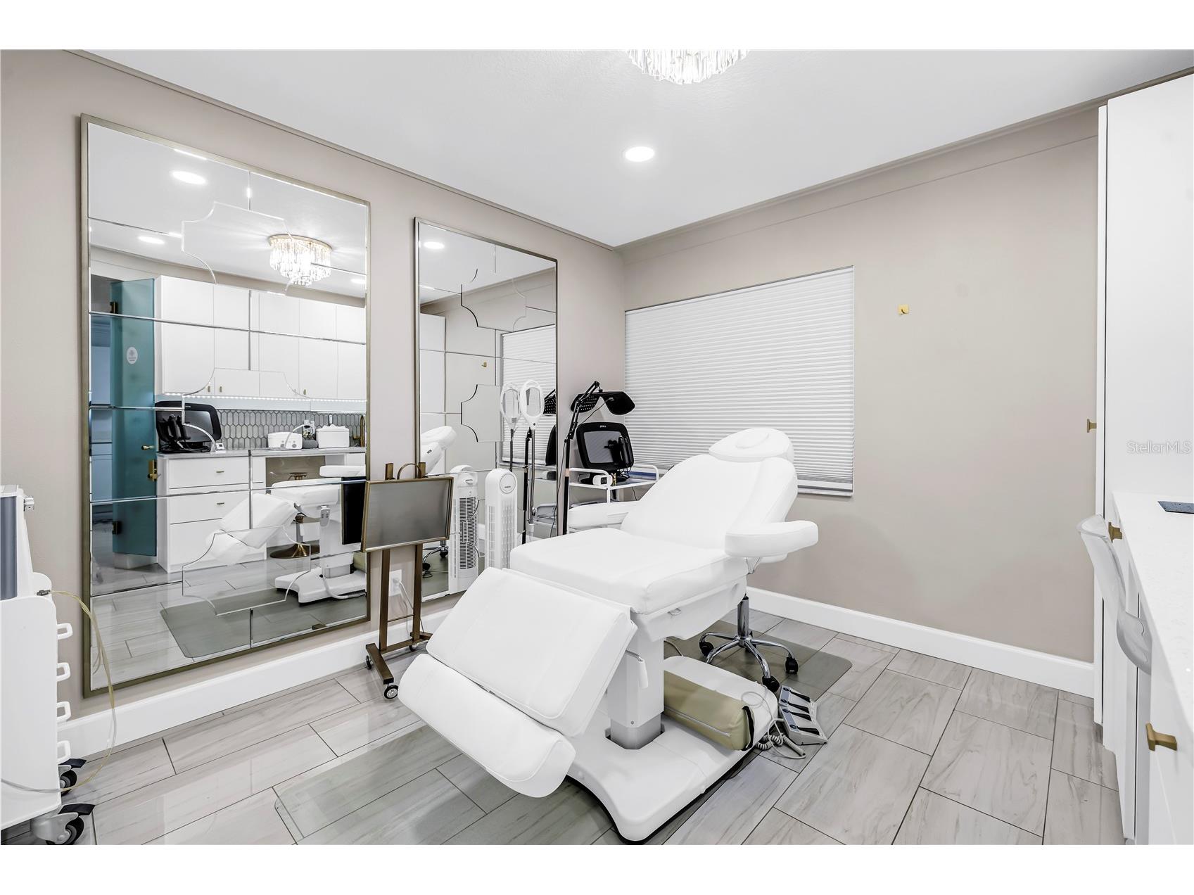 2200 49th Street N Saint Petersburg FL 33710 TB8490433 image22