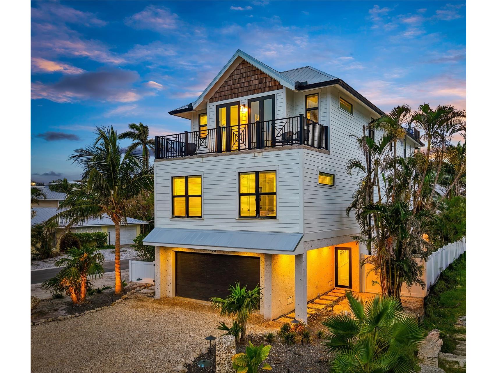 2200 Avenue B Bradenton Beach FL 34217 A4682263 image1