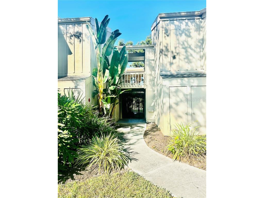 2200 Bahia Vista St #B3 Sarasota FL 34239 A4675118 image1