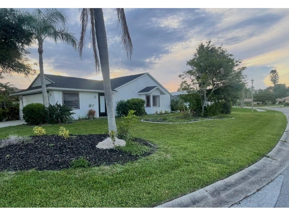 2200 E Village Court Venice FL 34293 A4667411 image2