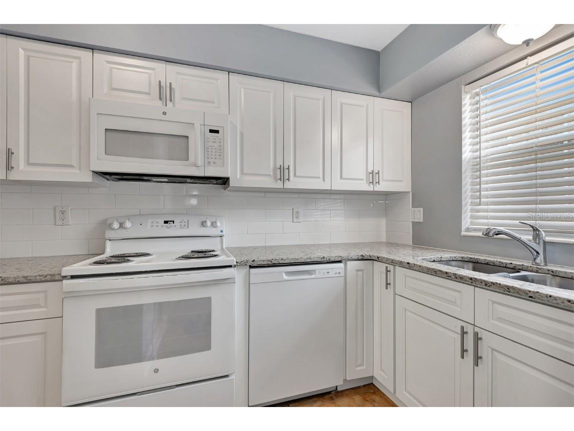 2200 S Palmetto Avenue #B040 Daytona Beach FL 32119 V4945181 image4