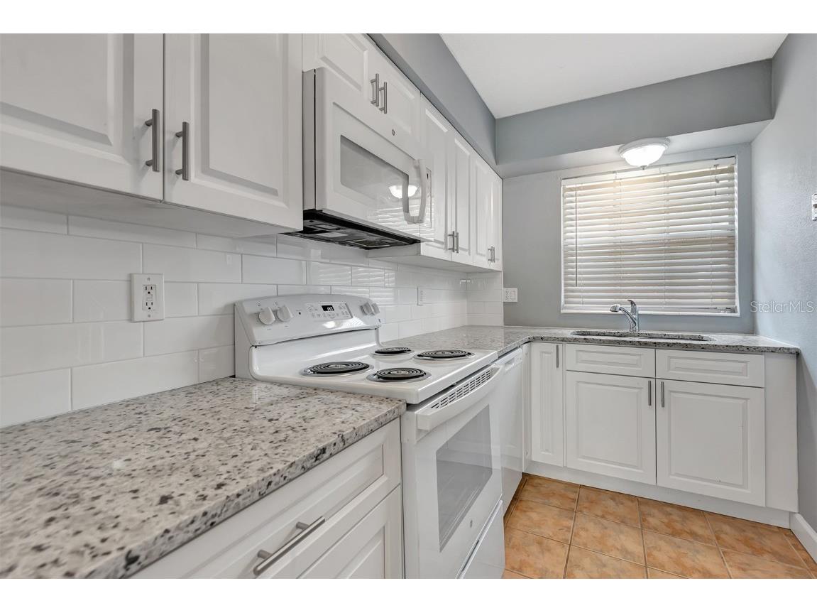 2200 S Palmetto Avenue #B040 Daytona Beach FL 32119 V4945181 image5