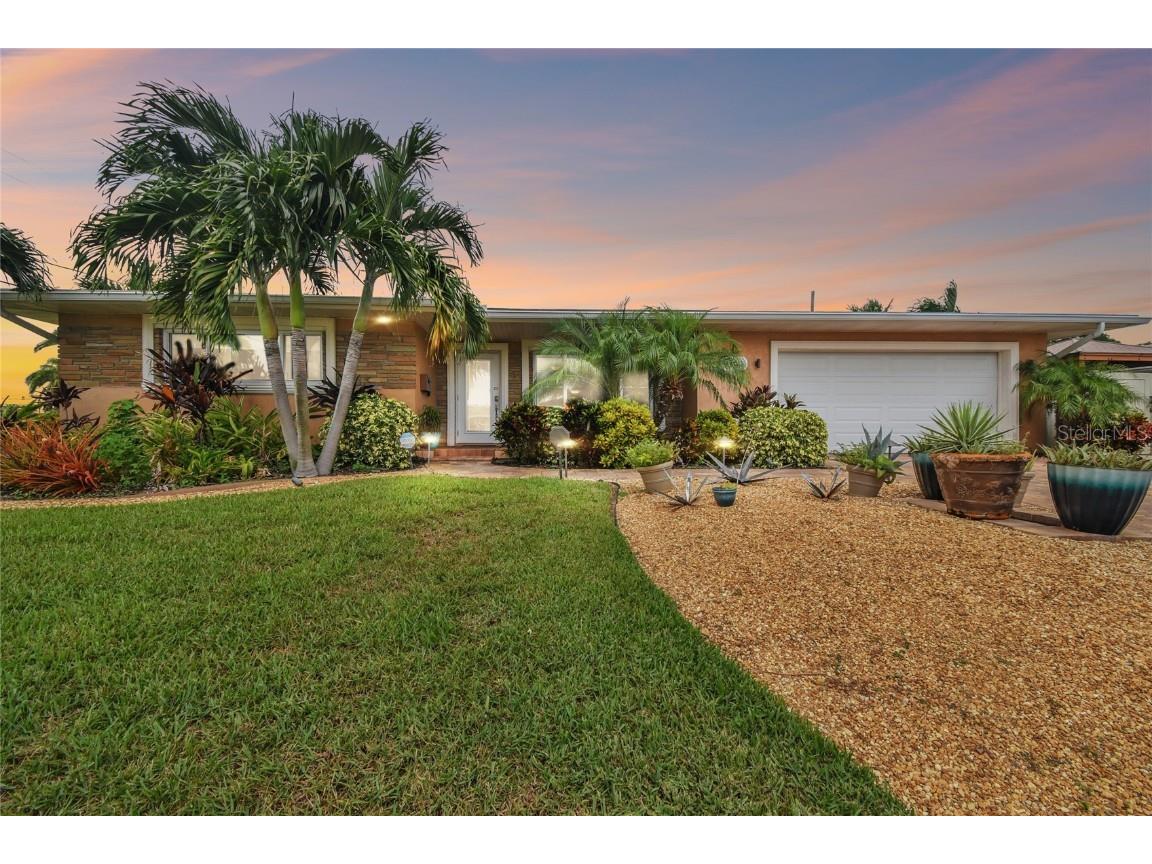 2200 W Bay Isle Drive SE Saint Petersburg FL 33705 U8255301 image1