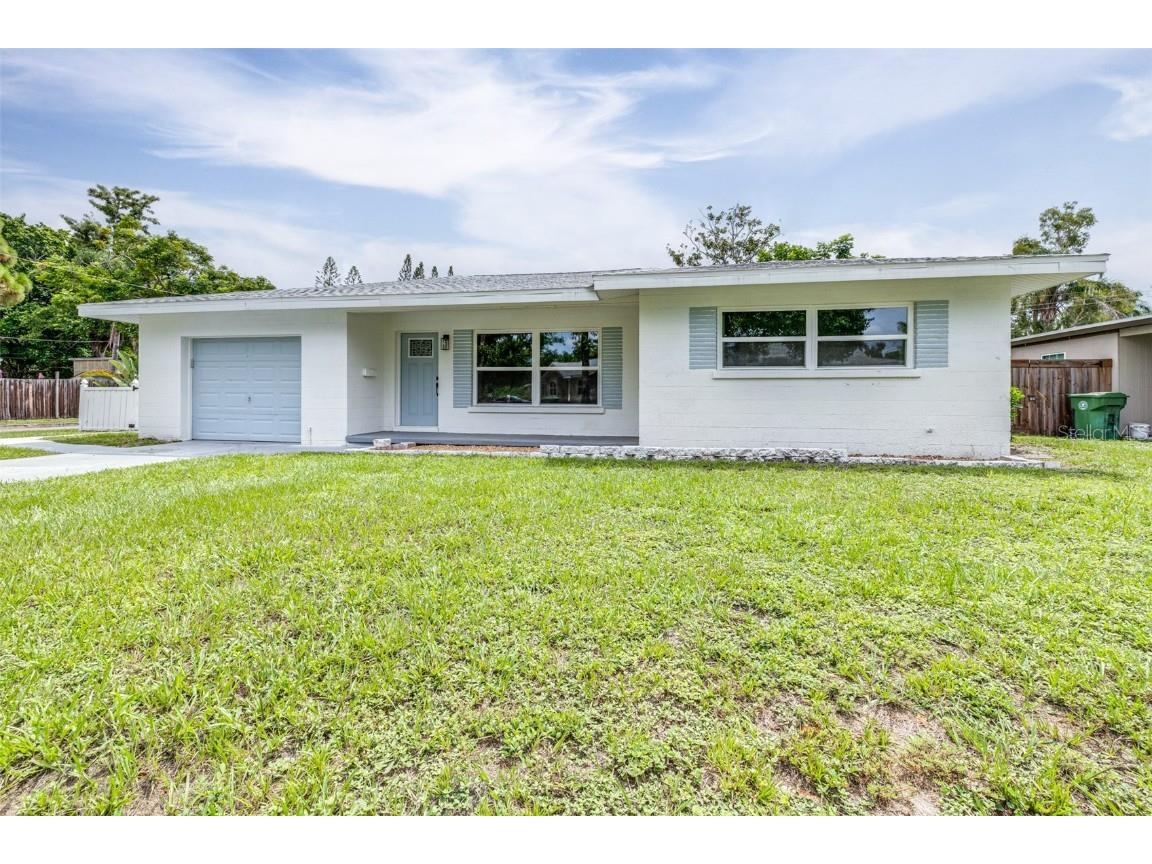 2201 20th Street Court W Bradenton FL 34205 TB8415218 image1