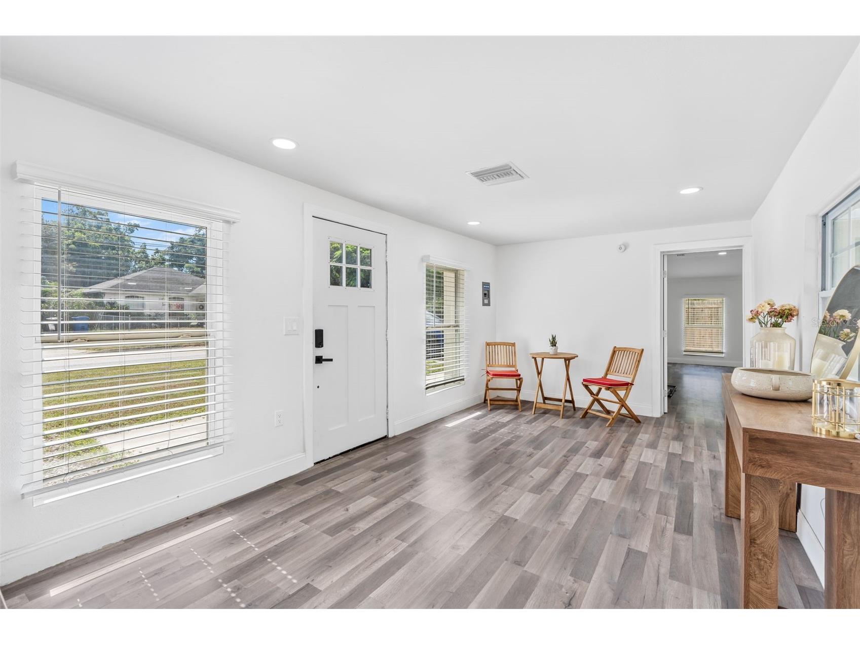 2201 50th Avenue N Saint Petersburg FL 33714 TB8441923 image4