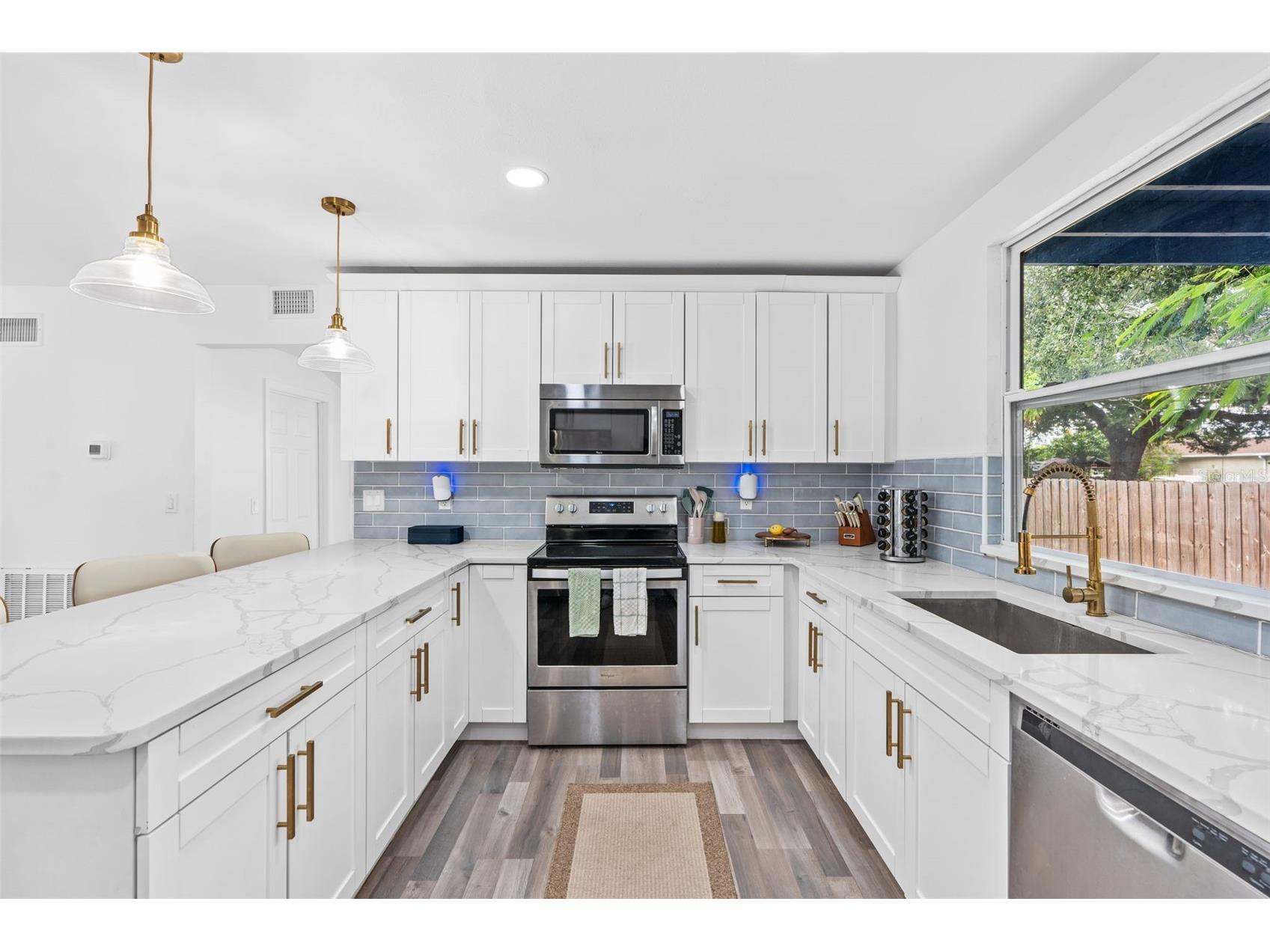 2201 50th Avenue N Saint Petersburg FL 33714 TB8441923 image8