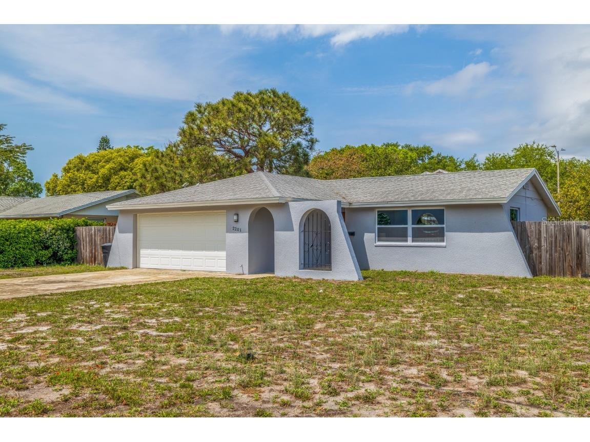 2201 66th Avenue S Saint Petersburg FL 33712 U8157475 image1