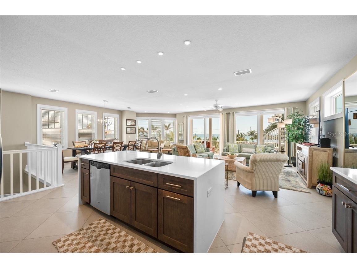 2201 Avenue C Bradenton Beach FL 34217 A4676238 image11