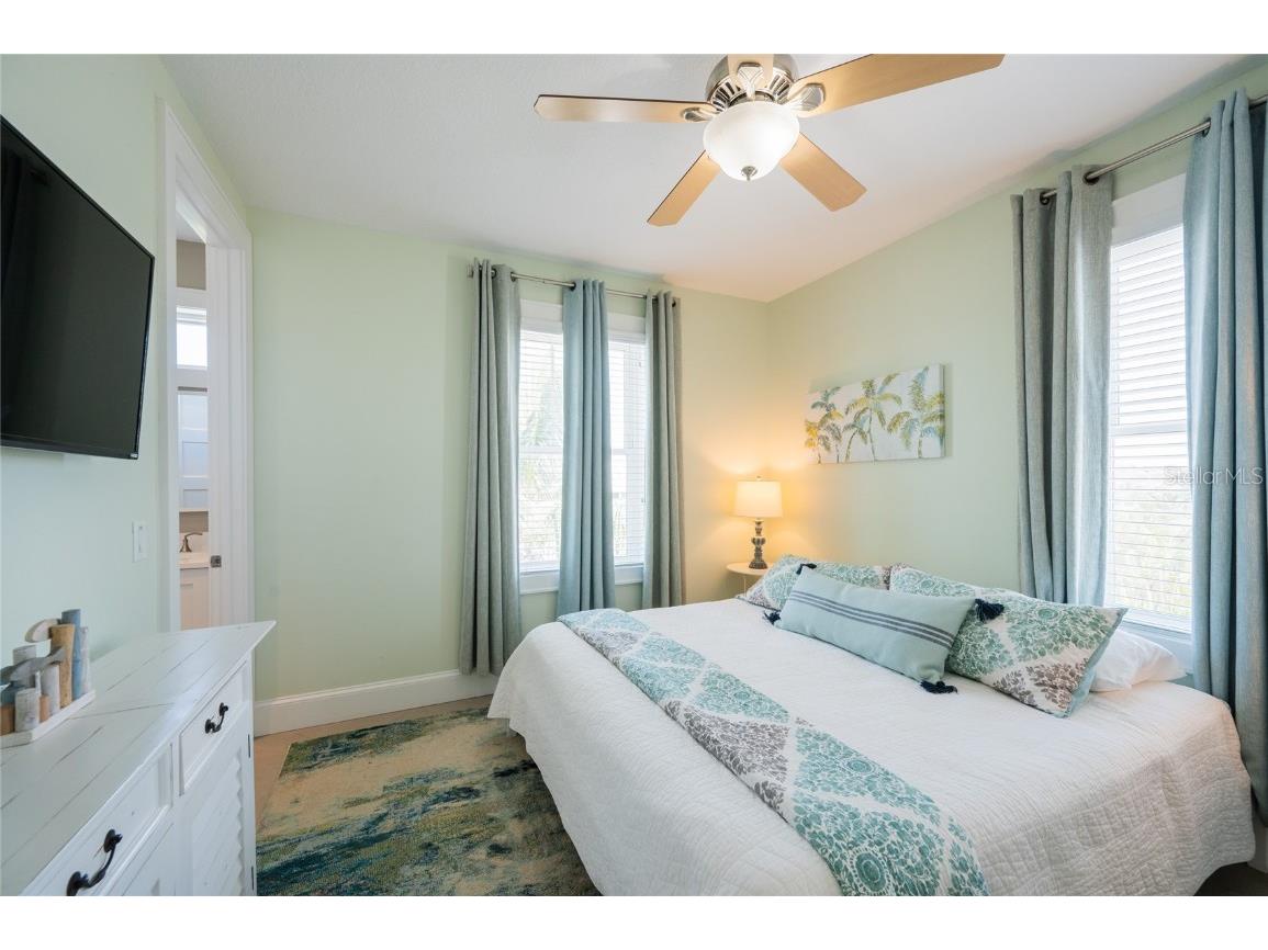 2201 Avenue C Bradenton Beach FL 34217 A4676238 image22