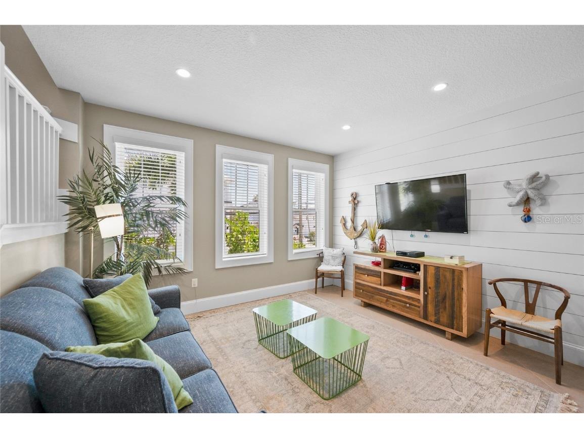 2201 Avenue C Bradenton Beach FL 34217 A4676238 image28