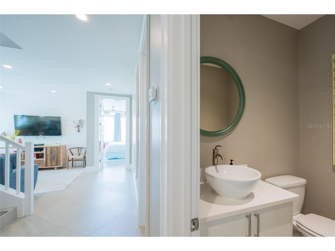 2201 Avenue C Bradenton Beach FL 34217 A4676238 image31