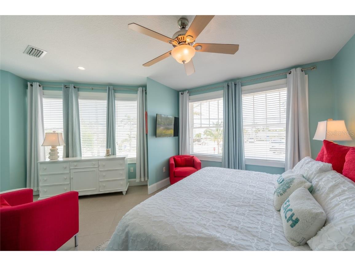 2201 Avenue C Bradenton Beach FL 34217 A4676238 image34