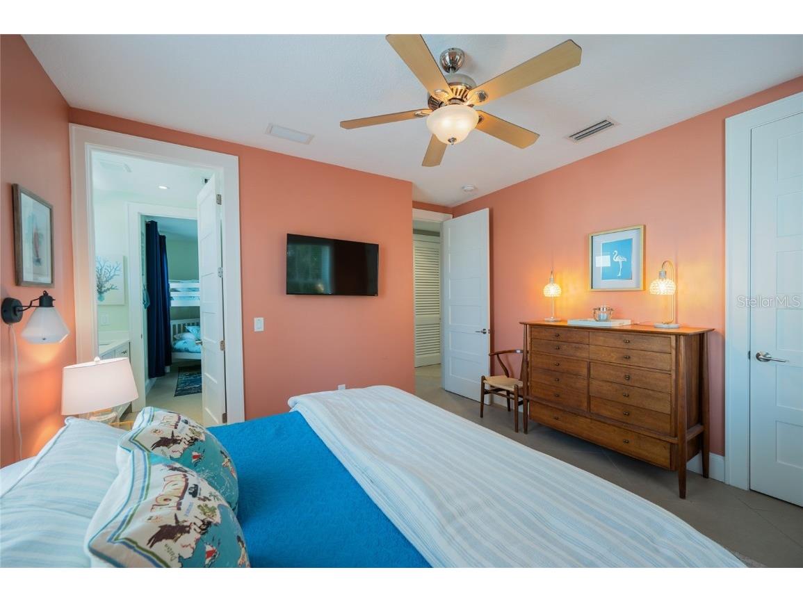 2201 Avenue C Bradenton Beach FL 34217 A4676238 image48