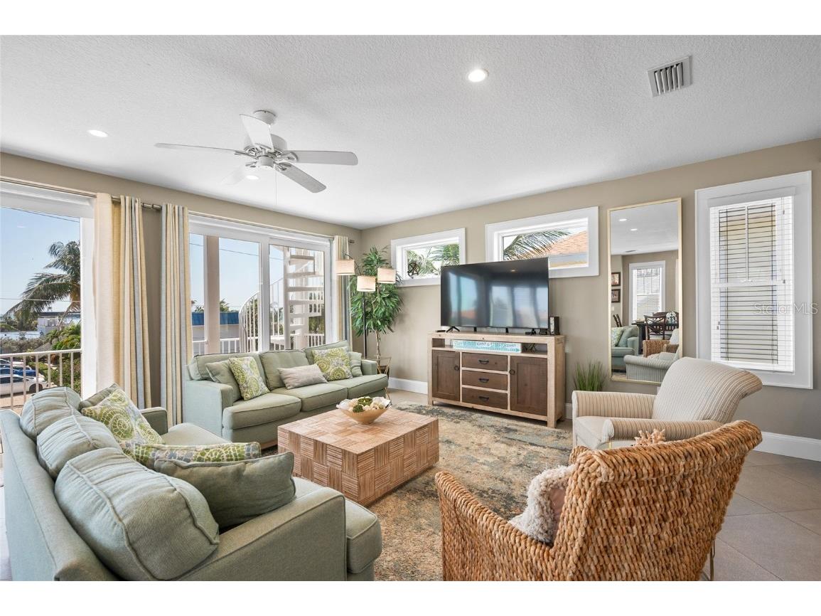 2201 Avenue C Bradenton Beach FL 34217 A4676238 image5