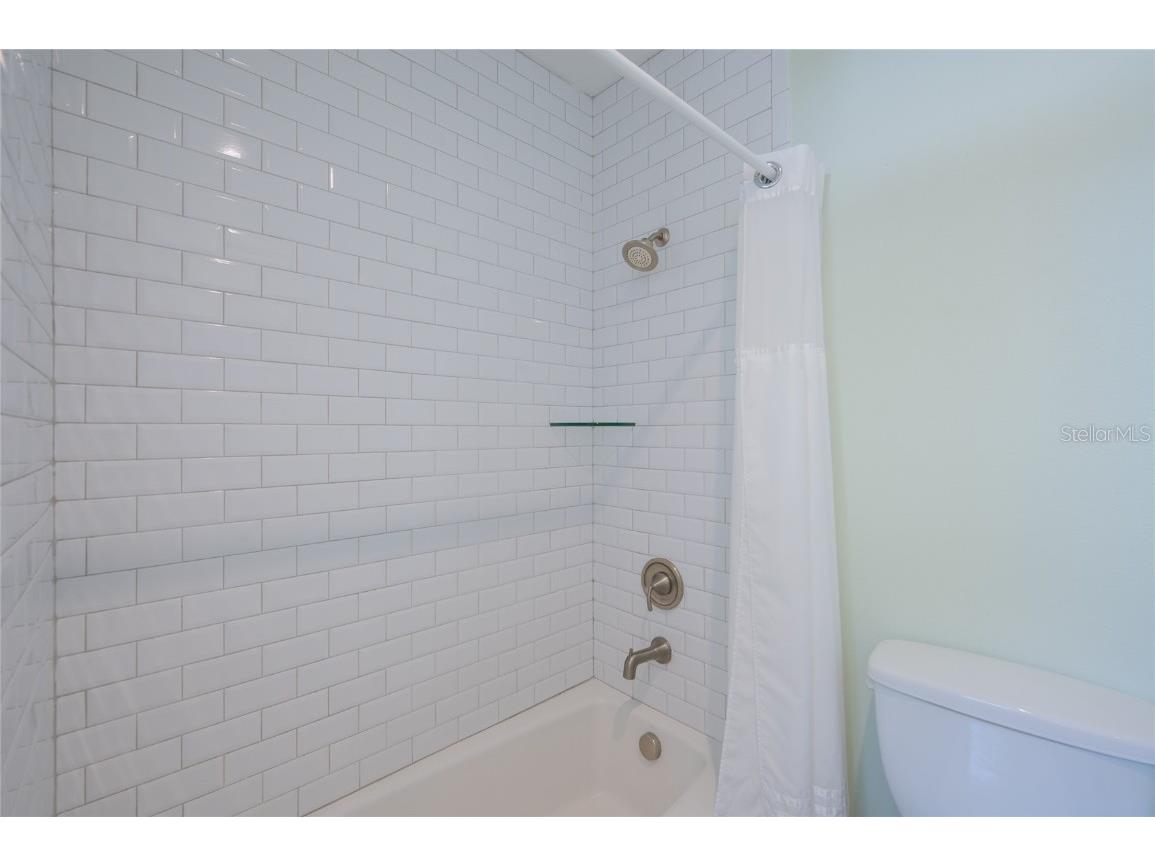 2201 Avenue C Bradenton Beach FL 34217 A4676238 image50