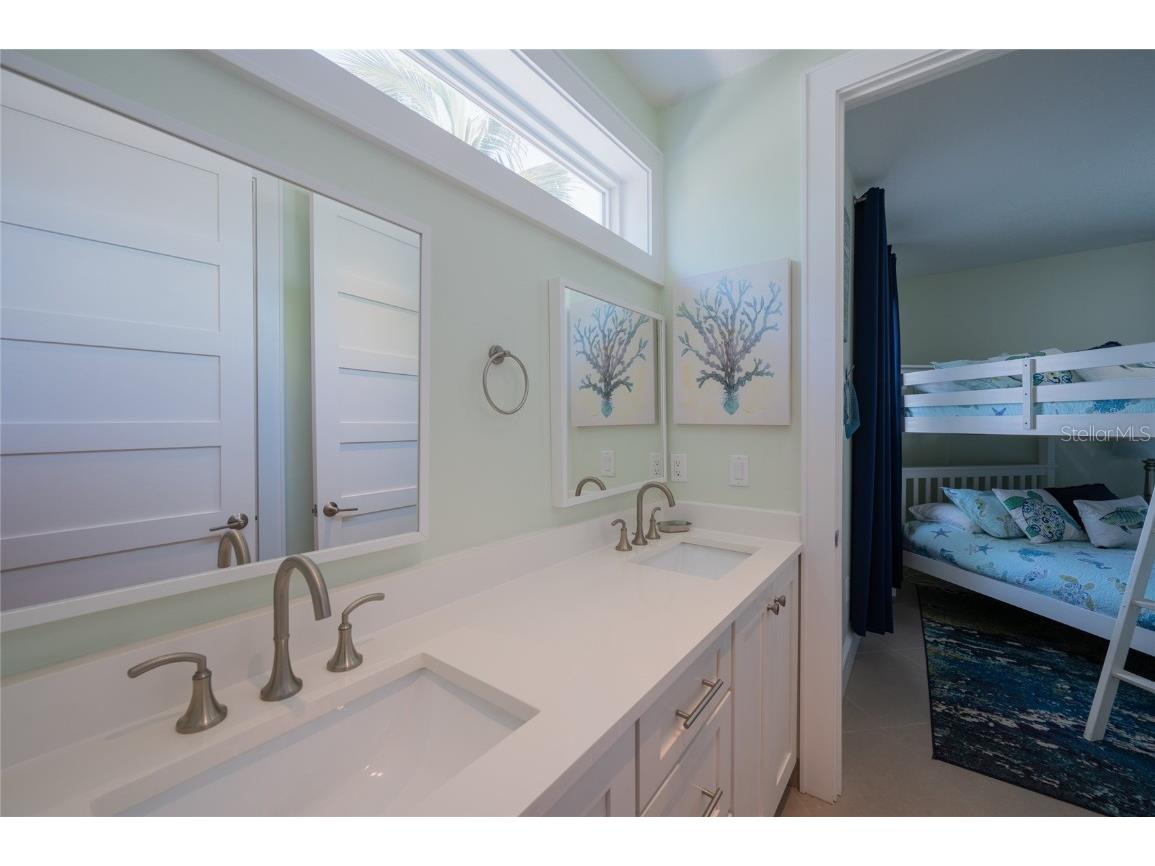 2201 Avenue C Bradenton Beach FL 34217 A4676238 image51