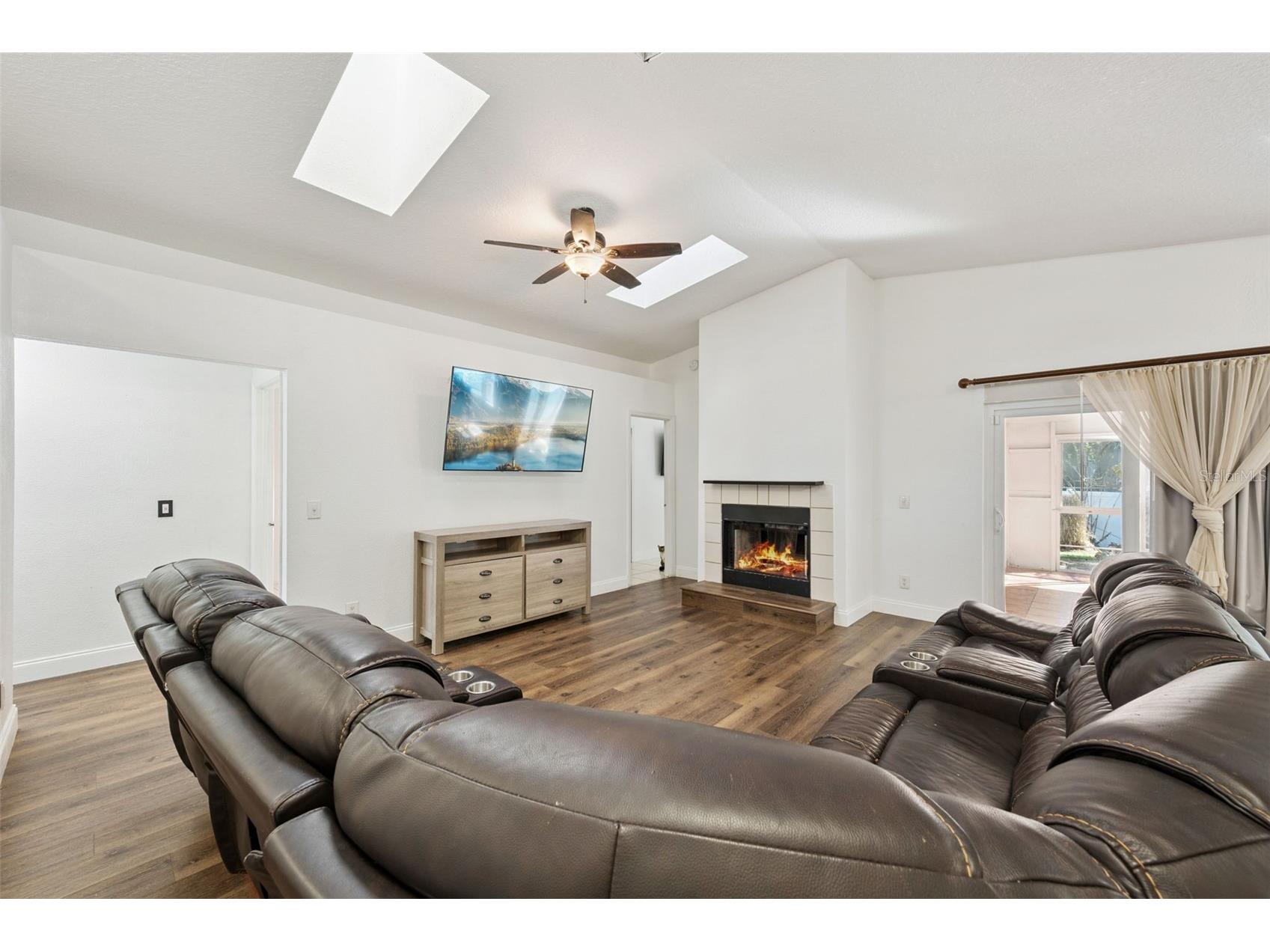 2201 Chappell Court Kissimmee FL 34746 S5143726 image3