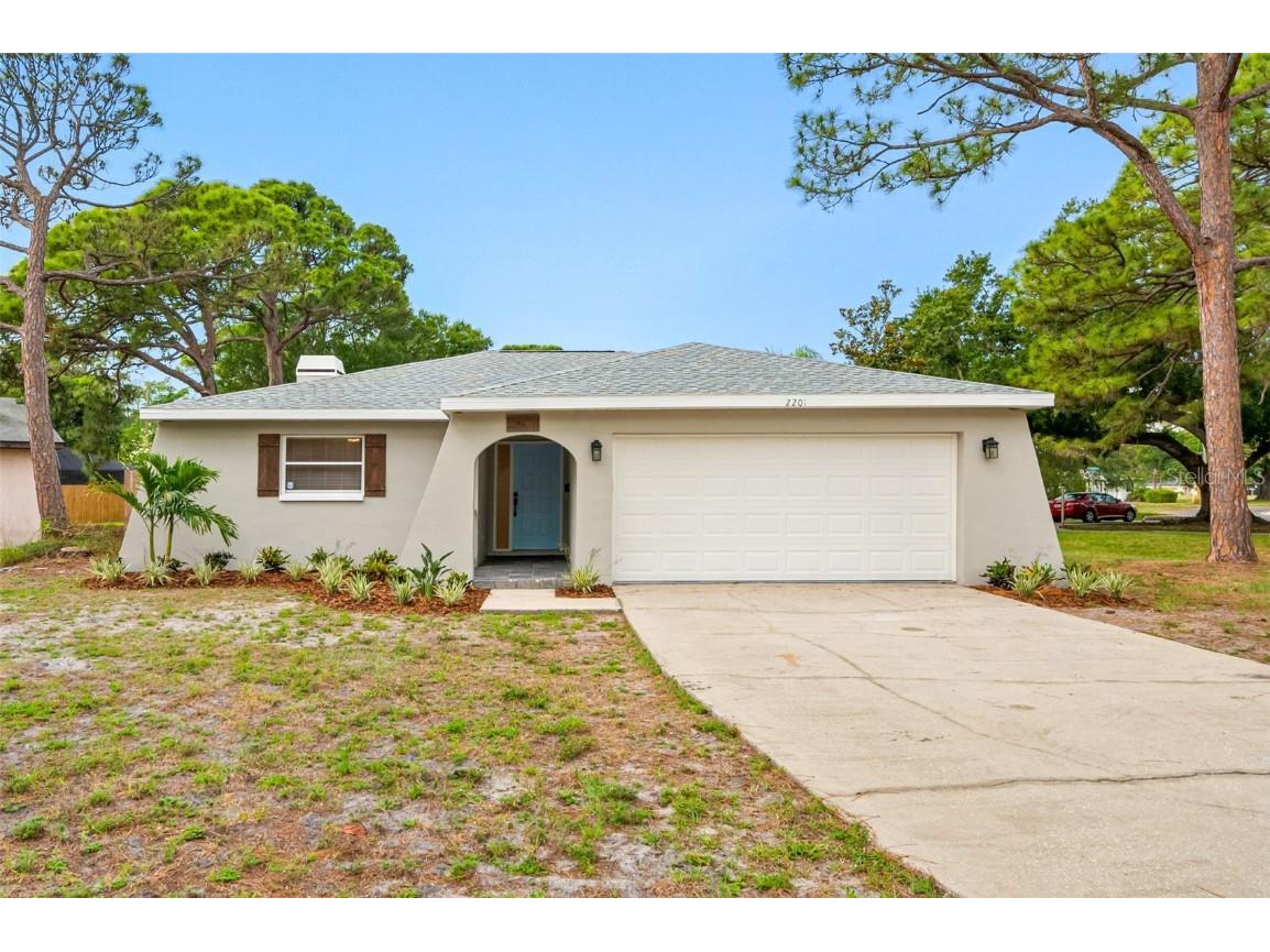 2201 Coronada Way S Saint Petersburg FL 33712 U8196161 image1