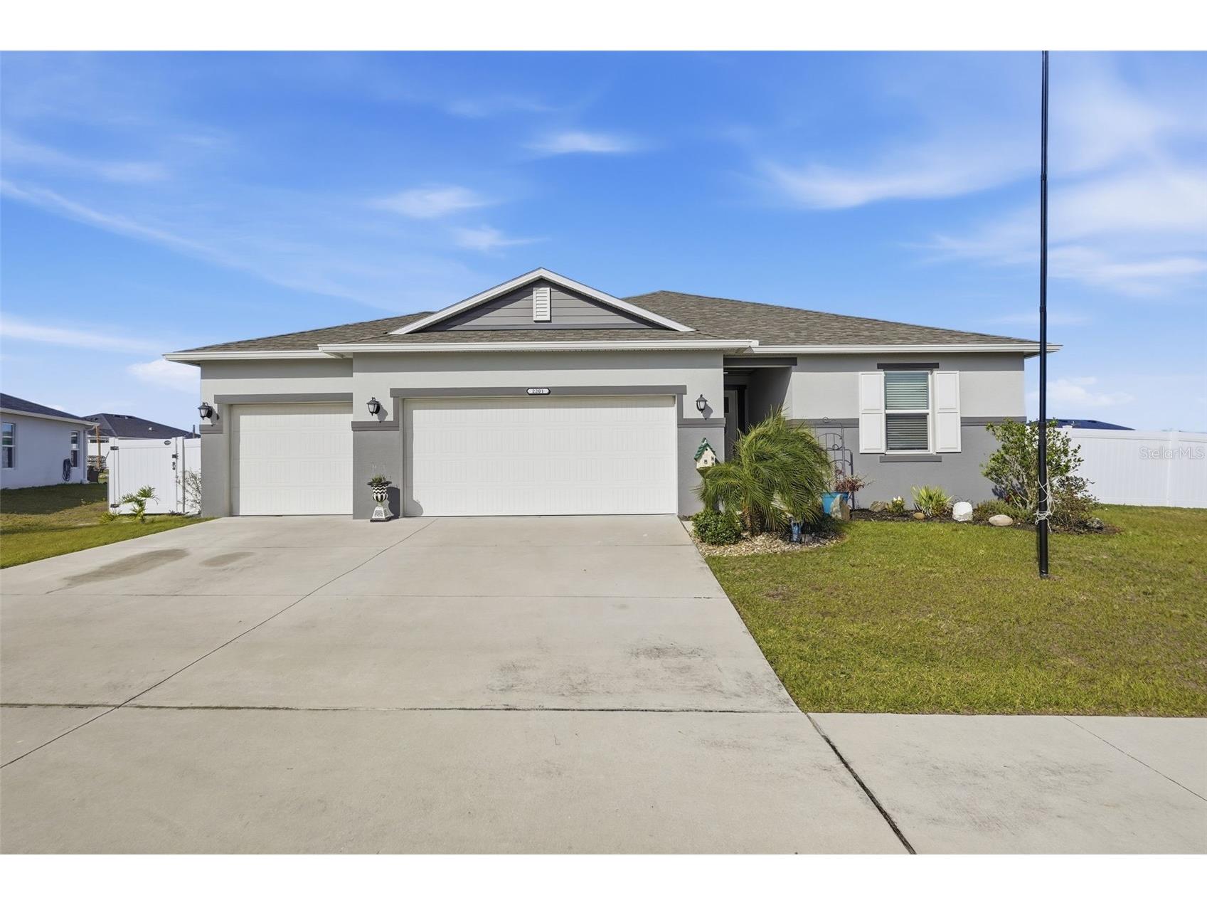 2201 Gladiolus Ln Lane Mascotte FL 34753 TB8465859 image1