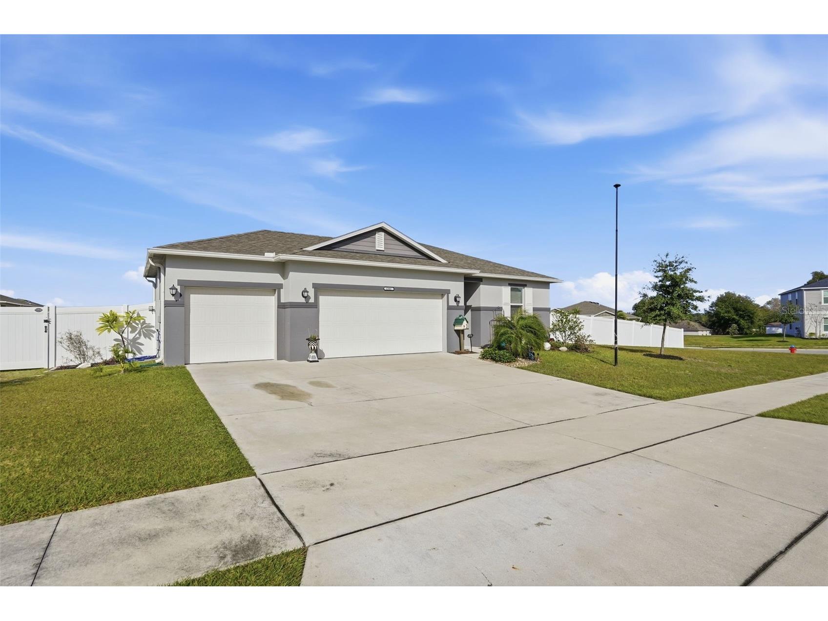 2201 Gladiolus Ln Lane Mascotte FL 34753 TB8465859 image2