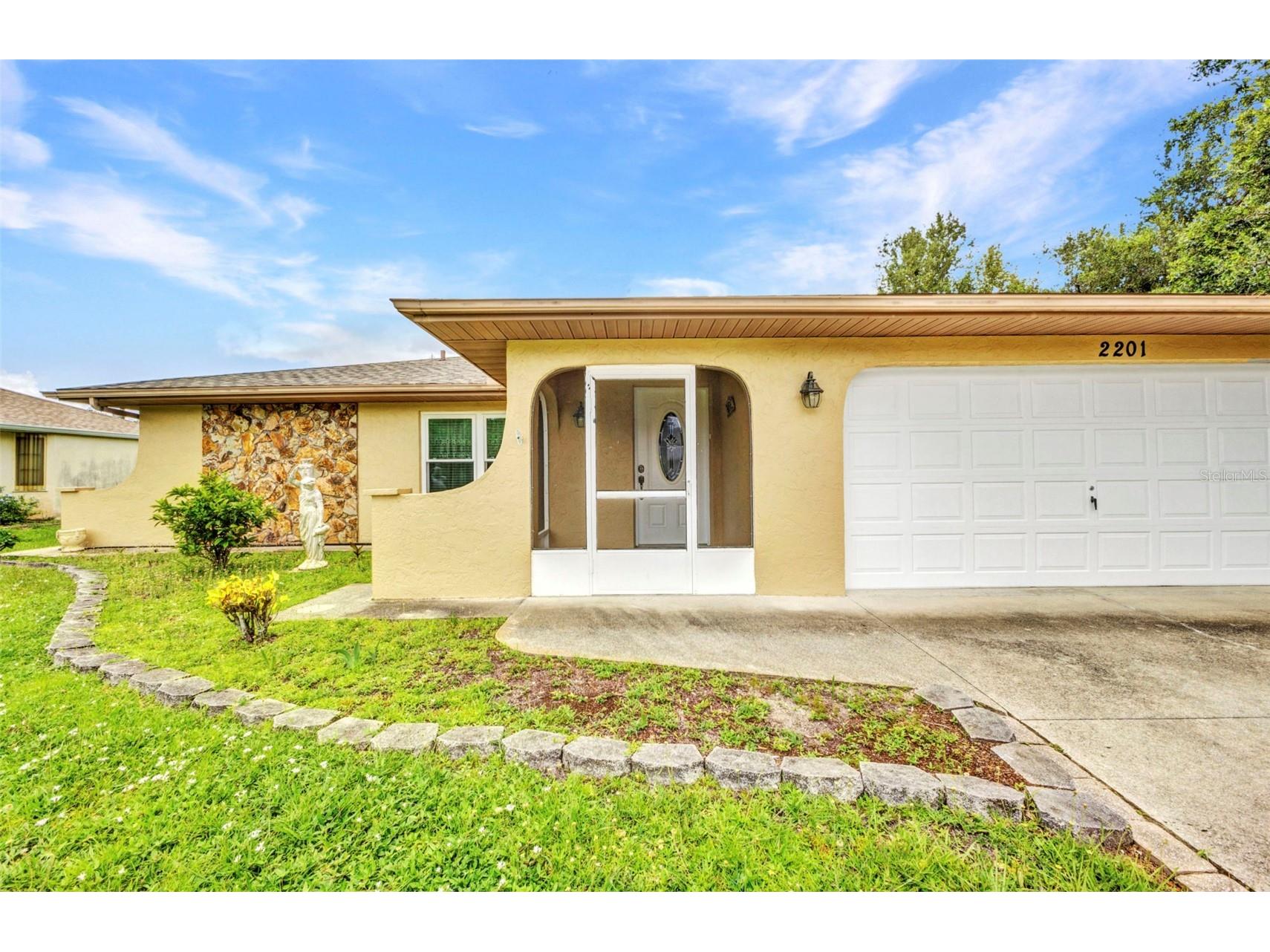 2201 Hyatt Drive Port Charlotte FL 33948 C7512351 image1