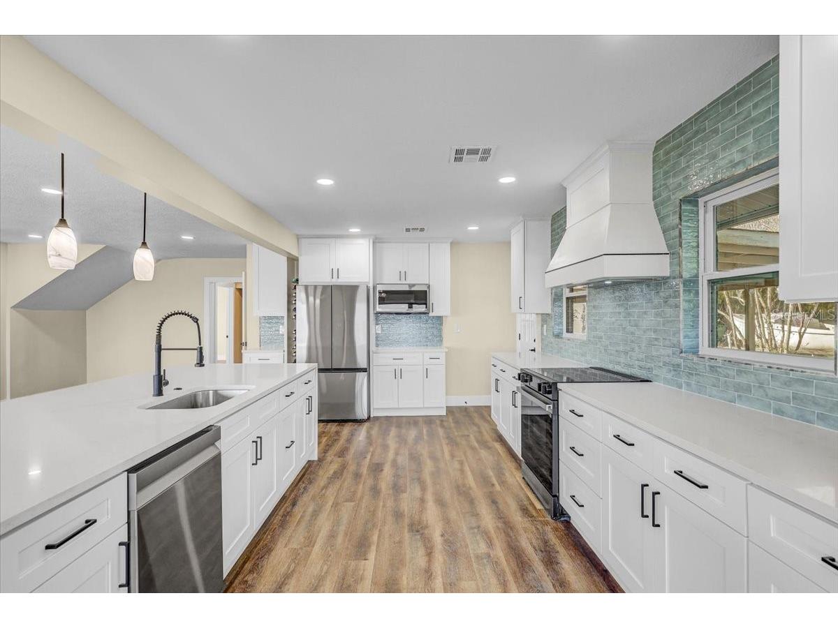 2201 Riverview Boulevard Bradenton FL 34205 - MANATEE RIVER TB8481888 image14
