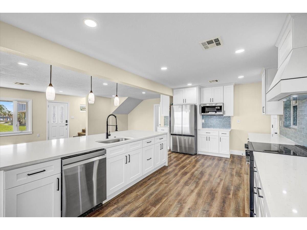 2201 Riverview Boulevard Bradenton FL 34205 - MANATEE RIVER TB8481888 image17